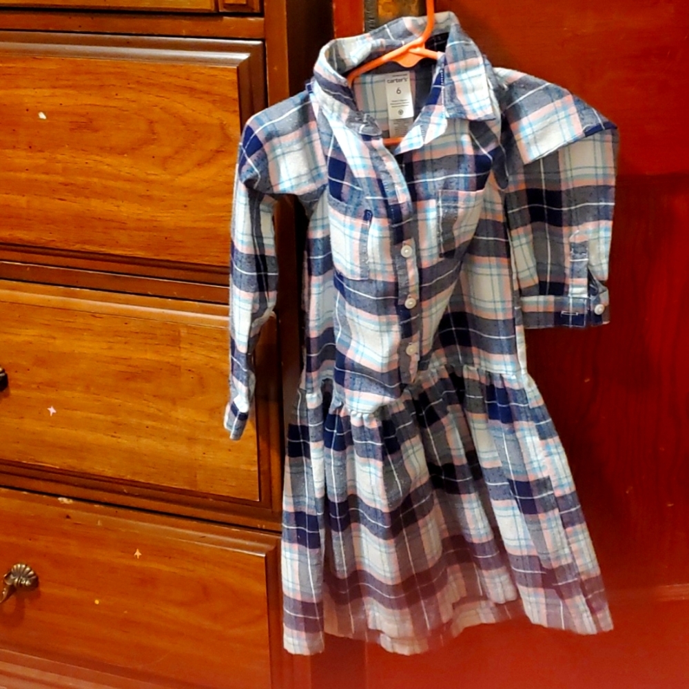 6 small kids button up dress